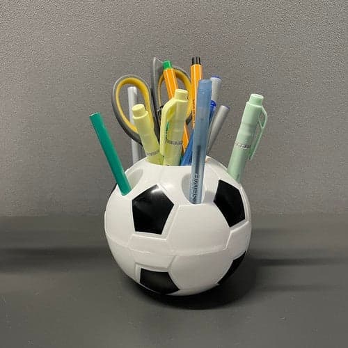 Penholder til skrivebord fodbold hvid/sort 11 cm
