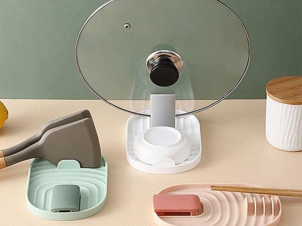 Bestickställ och lockställ plast vit för 4 skedar 18 cm