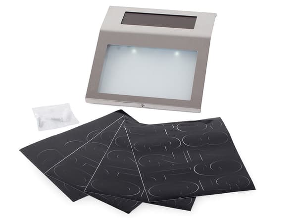 Solcelledrevet husnummerskilt rustfrit stål 18x20 cm LED
