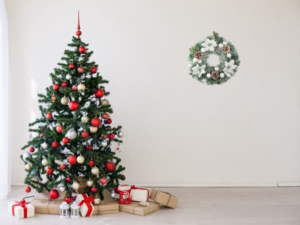 Julekrans med kogler 30 cm