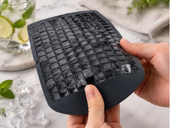 Isform silikon 160 miniisbitar 1x1 cm svart 24x12 cm