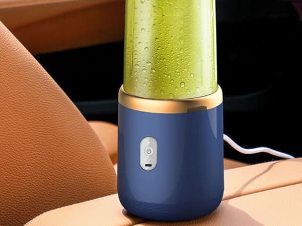 Bærbar blender USB-opladning 6 blade 2x400 ml med 2 skruelåg