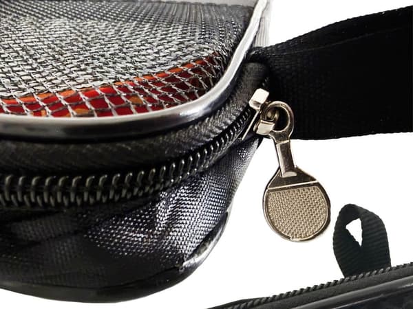Bordtennisset 2 racketar + 3 bollar med fodral