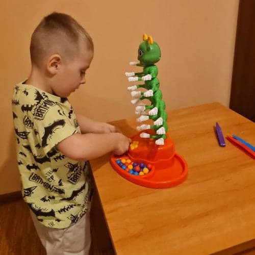 Dancing Centipede arkadspel med bollar och pincetter 2-4 spelare