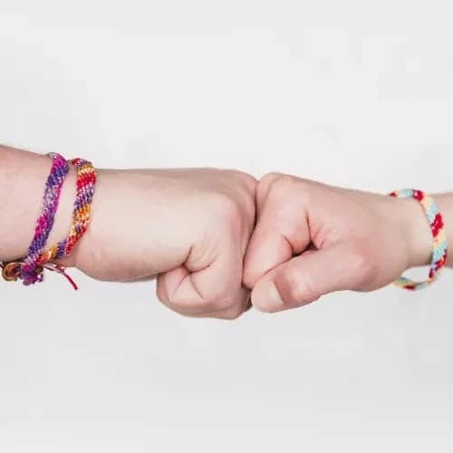 Armbandstillverkningsset med pärlor 11 trådar, 2 flätplattor, 6+