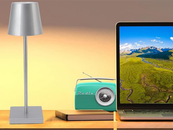Bordslampa LED touch dimbar 3 ljuslägen silver 38 cm USB-C