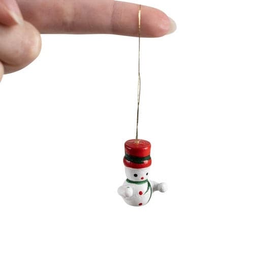 Julgranspynt i trä 10-pack röda julmotiv 2,5–3,5 cm