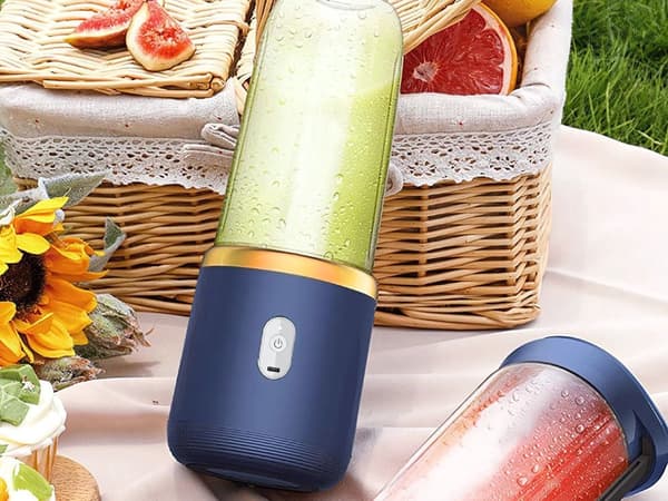Kannettava blenderi USB-lataus 6 terää 2x400 ml kahdella ruuvikannella
