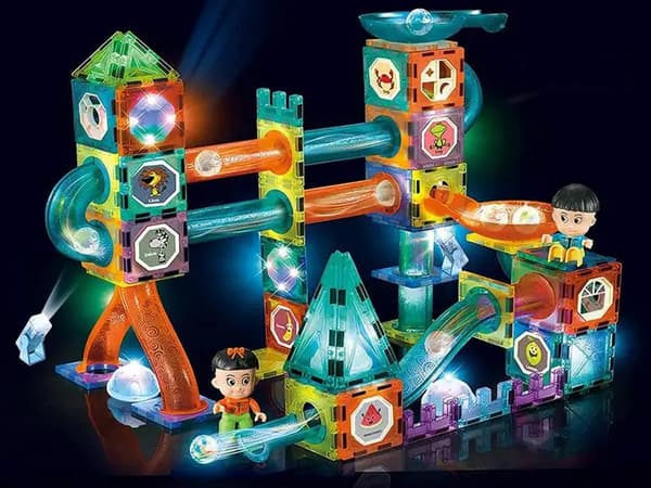 Magnetisk kuglebane med LED-lysende kugler 150 dele, 3+ år