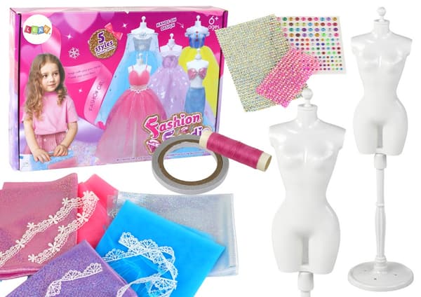 Designset för barn klänningar med 2 klänningsstativ, material & paljetter