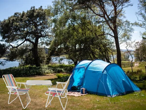 Sammenfoldelig campingstol stribet med armlæn stålramme 75 cm