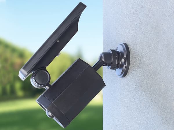 Solcellelampe LED med bevægelses- og skumringssensor 66 cm