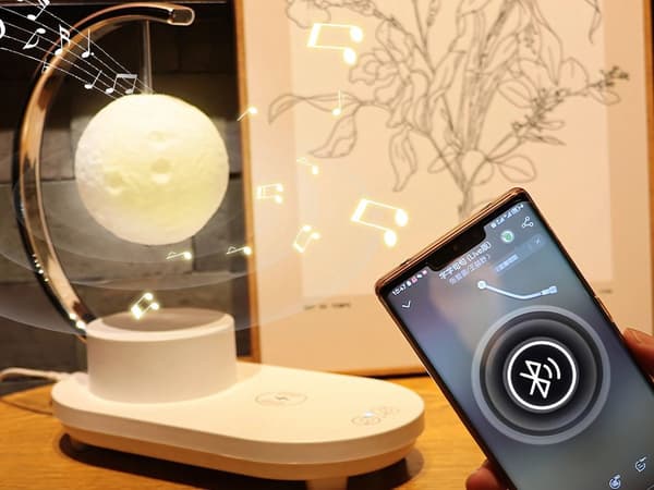 Kuunlamppu Bluetooth-kaiuttimella ja 10W langattomalla latauksella, 28 cm