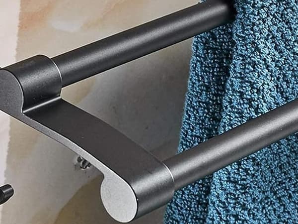 Dubbel handdukshållare väggmonterad svart 2 armar 24 cm