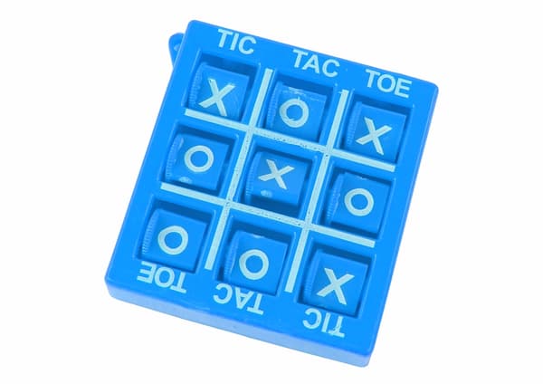 Tic Tac Toe nyckelring rese-spel 2 spelare 4,5x5x1 cm