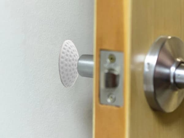 Dörrstopp självhäftande rund vit Ø5 cm dörrbuffert