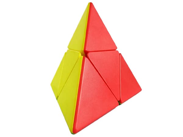 Pyraminx 3D-palapeli muovinen pyramidi 9,5 cm monivärinen