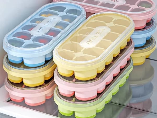 Isbitsform med lock 12 fack plast/silikon 19x8x3,5 cm