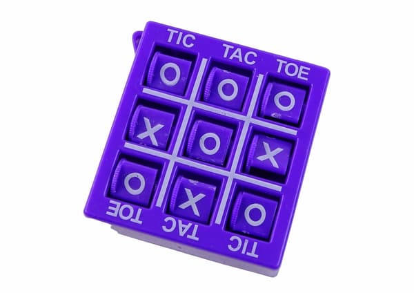 Tic Tac Toe nyckelring reseformat 4,5x5 cm spel för 2, från 3 år