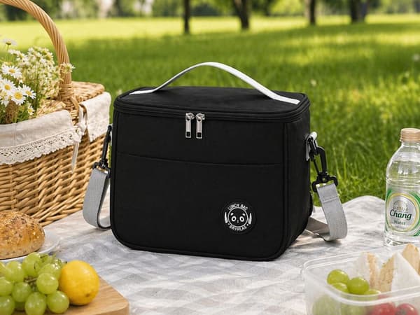 Isoleret frokosttaske 25 x 18 x 14 cm polyester sort med skulderrem