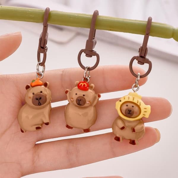 Mini capybara nyckelringar 4-pack 3 cm plastfigurer