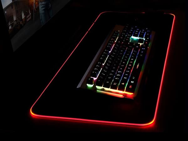 RGB gaming musemåtte XL 80 x 30 cm USB LED sort skridsikker