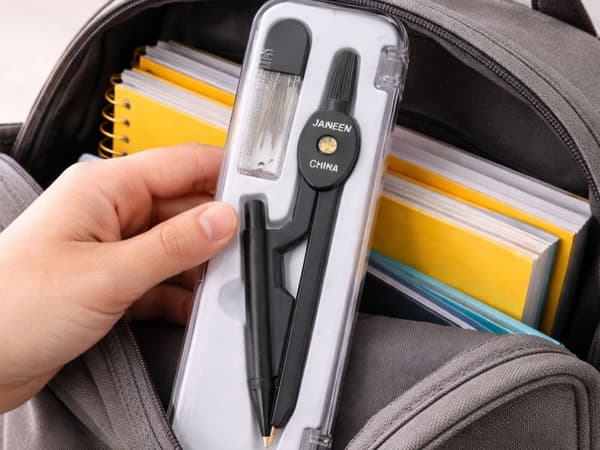 Skolepasser sæt med blyant, ekstra stift og etui 14,5 x 5 cm sort