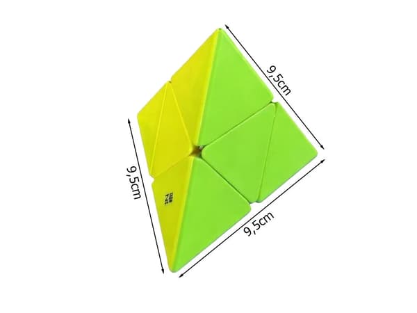 Pyraminx 3D-palapeli muovinen pyramidi 9,5 cm monivärinen