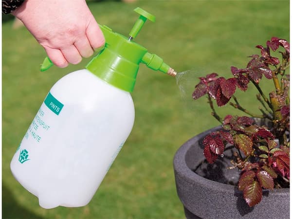 Tryksprøjte 3 L til planter med justerbar dyse og låsefunktion hvid