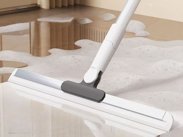 Vattenskrapa med teleskopskaft 74–122 cm, bredd 56 cm, rörligt huvud