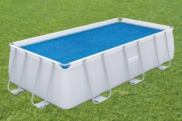 Solbeskyttende pooldæksel 404x201 cm til havepool