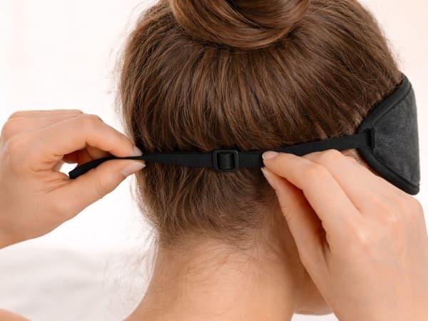 Sovemaske blackout med 20 magneter 22,5x10 cm, sort