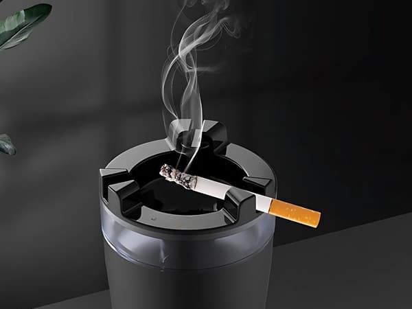 Askebæger til bil 13x6 cm med cigaretslukker og holder sort