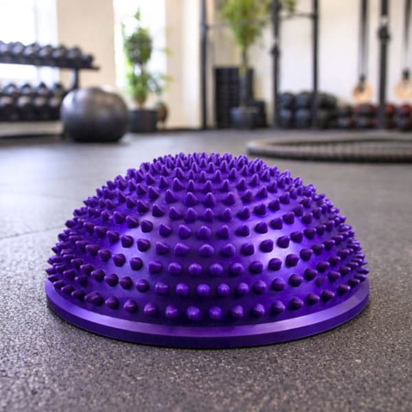 Sensorisk balancehalvkugle 16 cm med massagepigge til rehab og terapi