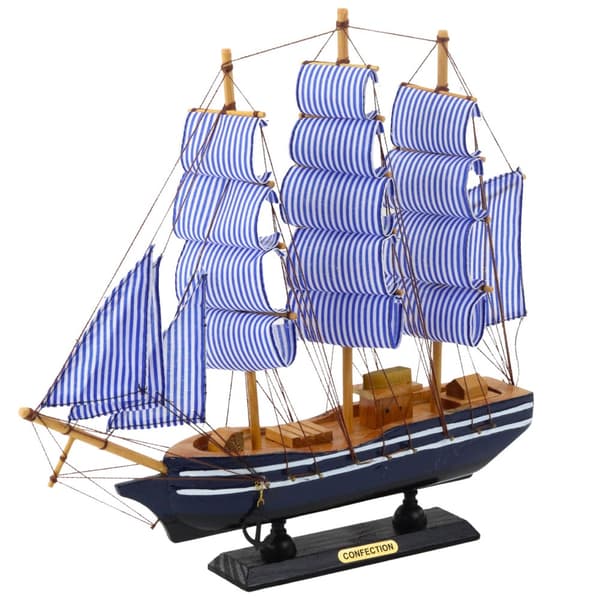 Modelsejlskib i træ 33x31 cm tremastet med udstillingsplade