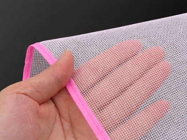 Strykskydd i mesh 50x30 cm rosa med elastisk handrem