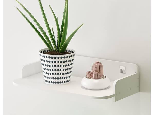 Væghylde plast 24x19 cm mat hvid med plads til projektor kabelhul