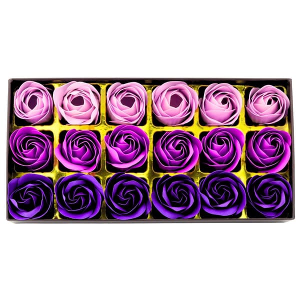 Blomsterlåda med 18 doftande dekorationsrosor i presentlåda lila