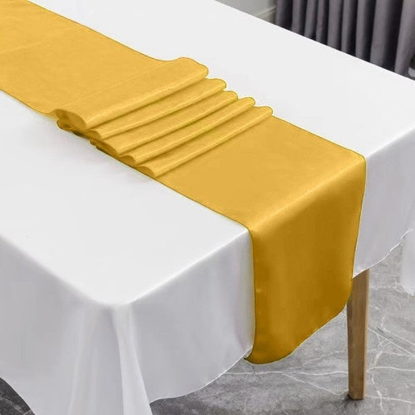 Satindug guld 900x36 cm polyester borddug til fest og event