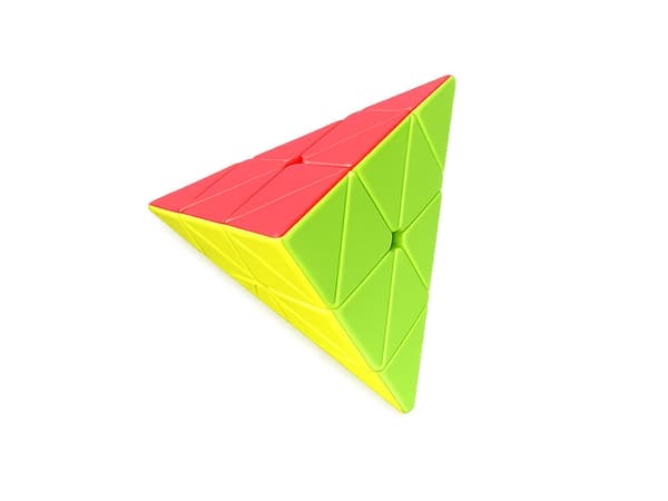 Pyraminx-pyramidikuutio 3D-logiikkapulma pyörivä muovi 9,5 cm