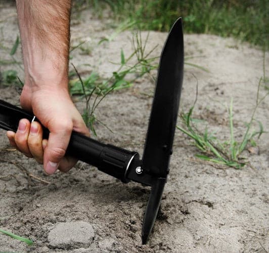 Sammenklappelig spade 3-i-1 med hakke og sav, sort, med etui