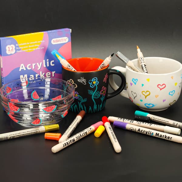 Akrylmarkers 12-pack smal spets inkl guld/silver för sten glas tyg
