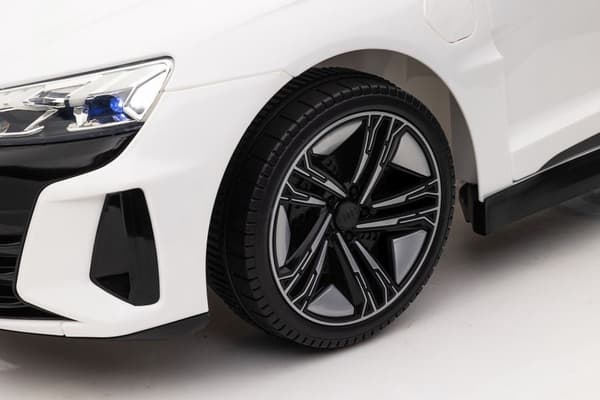 Batteridriven elbil för barn Audi E-Tron GT QLS-6888 vit