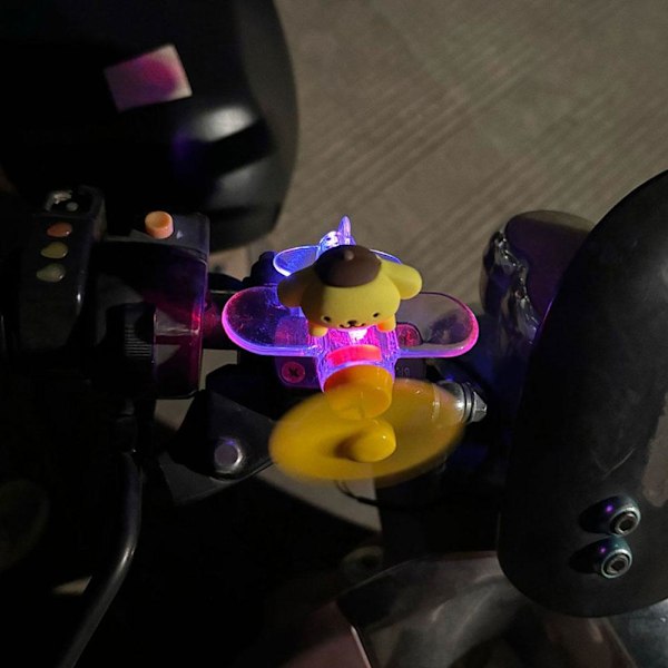 Ny Tecknad Litet Flygplan Dekoration Vindkraftgenerering LED-Ljus Motorcykel Flygplansprydnad För Motorcyklar Elfordon Vindenergi Red 1set