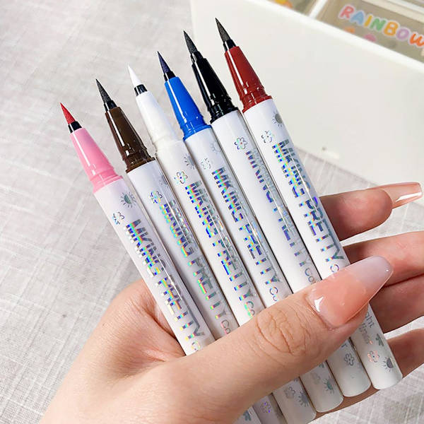 Färgglad flytande eyelinerpenna, vattentät, långvarig, matt eyeliner P I9I3 01 # Sweet Cool Black 1.5g