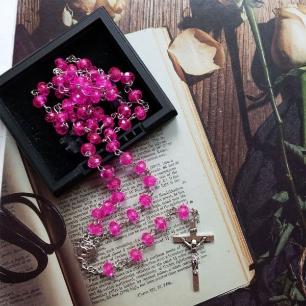 Imiterade kristallpärlor Rosenkranshalsband med Jesus Kristus krucifix korshänge katolska religiösa smycken för kvinnor