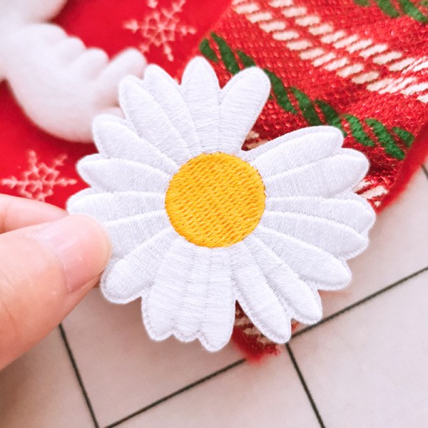 8 delar Daisy Embroidery Iron-on Patch, sj?lvh?ftande broderi
