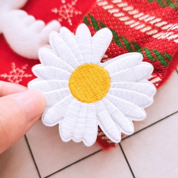 8 stycken Daisy Broderi Stryk-på-lapp, självhäftande broderi
