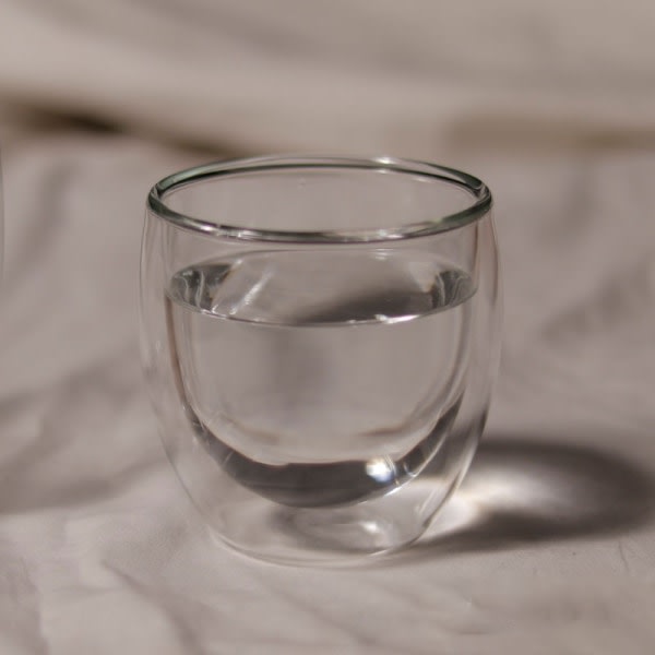 GroupM Isoleret varmebeständig glaskopp äggformad genomskinlig mælkekopp juicekopp dobbeltlagers förtykad glasmugg（350ml）
