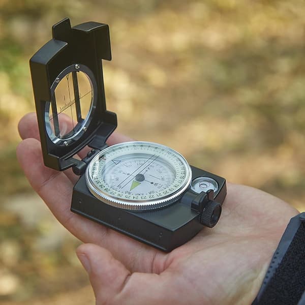 Profesjonelt lommekompass med bærestropp, Multifunksjonelt overlevelseskompass med håndleddsstropp og bæreveske for jakt, fotturer og camping